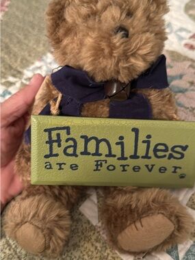 Boyd Bear, Kindred with Families Are Forever Sign 2009